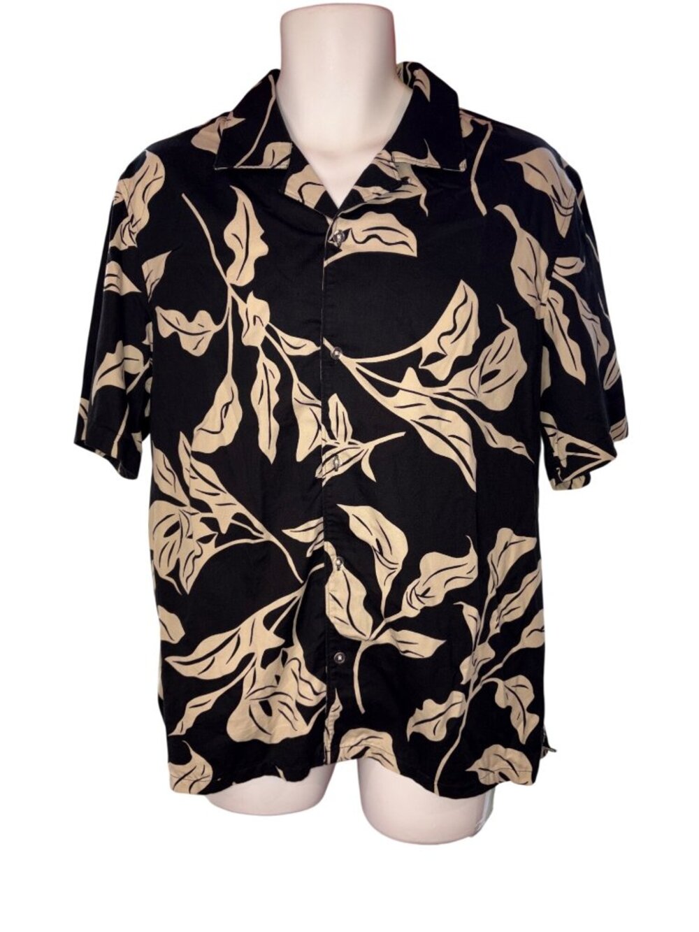 Club Monaco Mens Black & Beige Leaf Print Button-Up Shirt, Regency Core, Casual